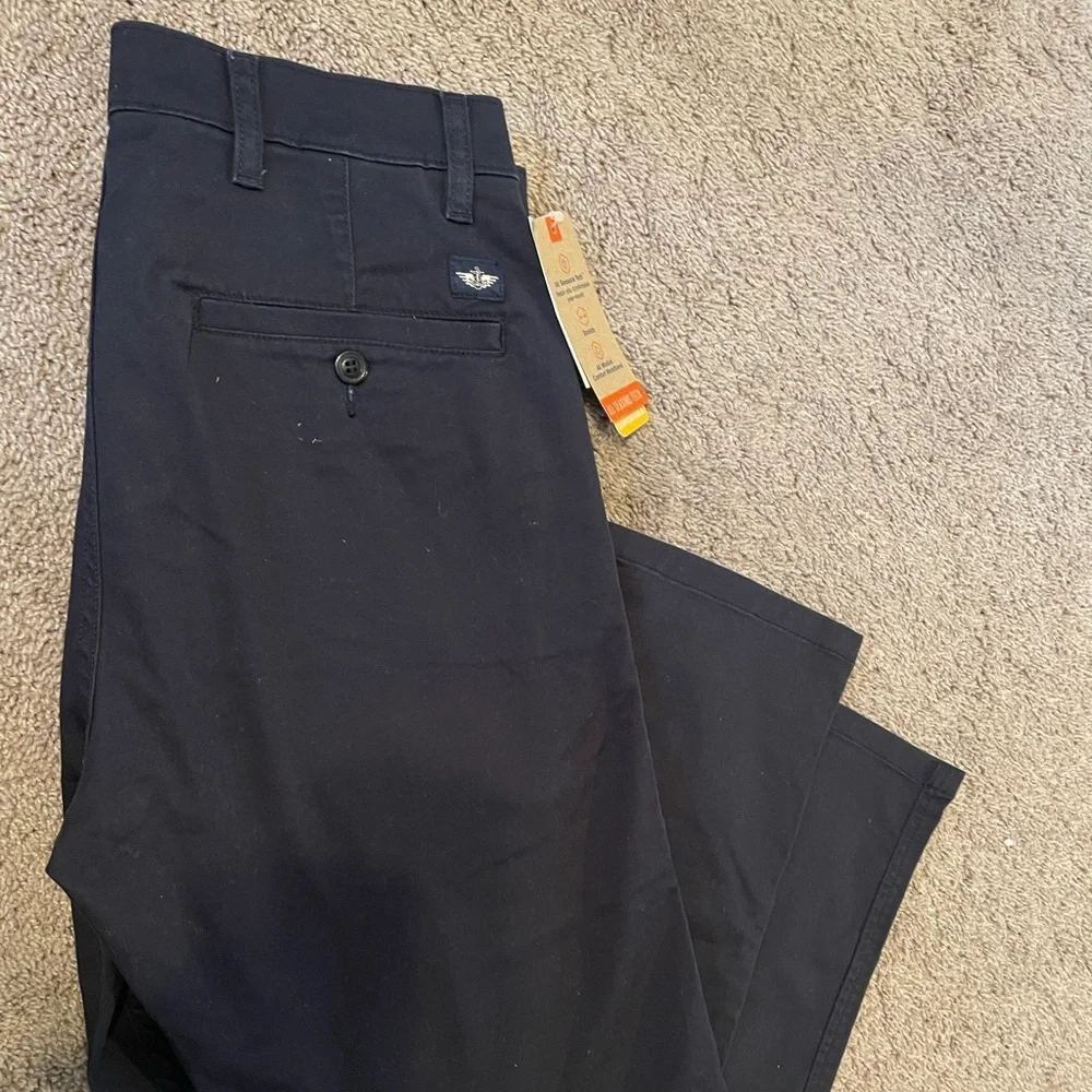 Dockers original Khaki pants - Picture 3 of 3